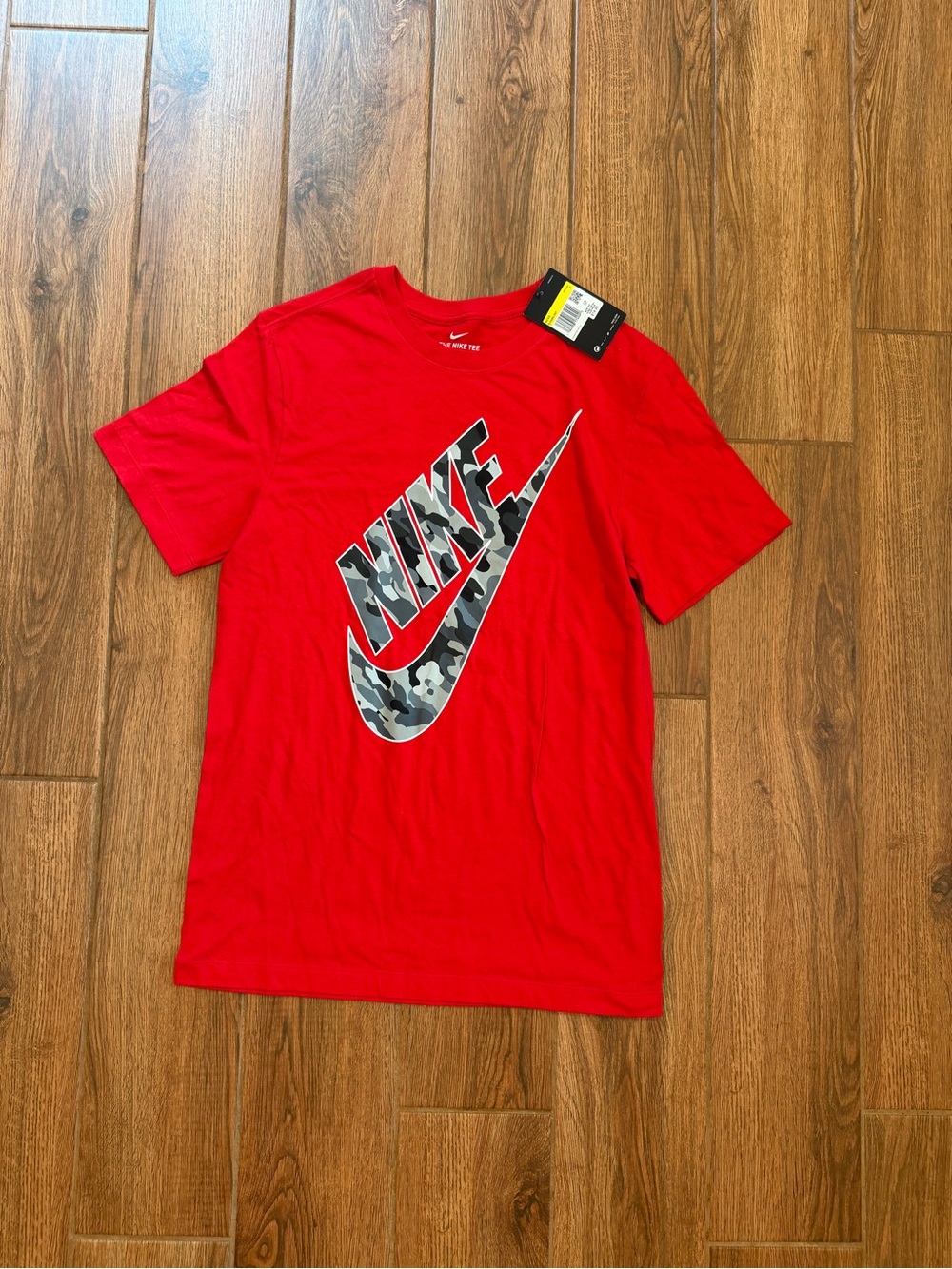 Nike Red Short Sleeve Tee with Camo Swoosh / men’s small